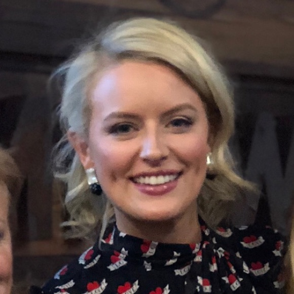 Meet your Posher, Caroline - Picture 1 of 1